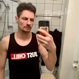 Andrew, 32